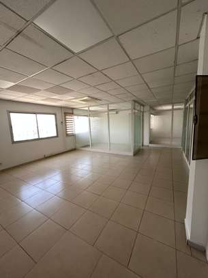 À LOUER – Plateau de bureaux de 210 m² à Mermoz image 7