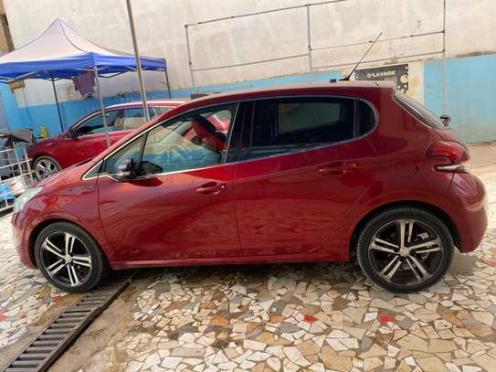 PEUGEOT 208 GTLINE image 4