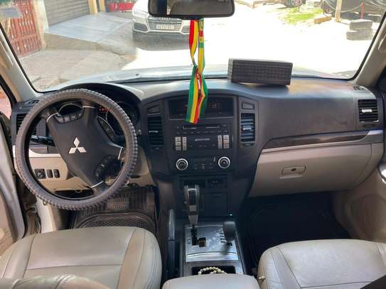 MITSUBISHI PAJERO GLS 2014 image 8
