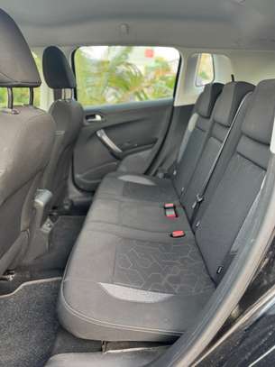 Peugeot 2008 image 7