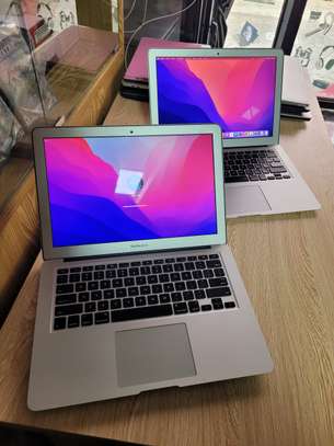 MacBook Air 2017 Intel i5 image 1