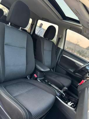 Mitsubishi Outlander 2017 7 places 4 cylindres image 10