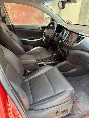 Hyundai Tucson Limited 2017 image 9