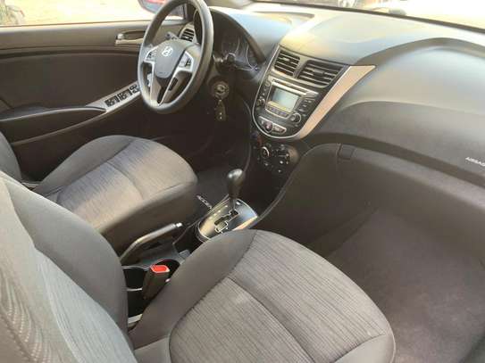 Hyundai  🔘 Modèle : ACCENT  🔘 Année :  2017 image 6