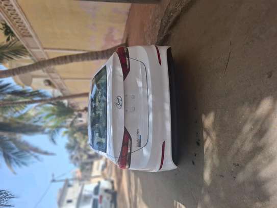 Hyundai elantra image 11