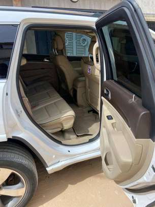 Jeep image 7
