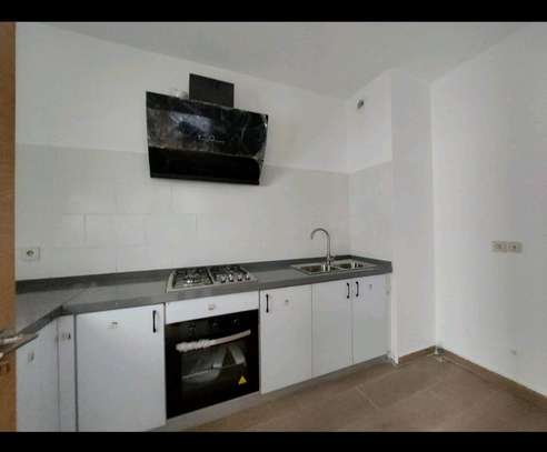 Appartement F4 non meublé à louer image 3