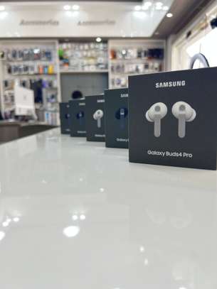 Galaxy Buds 4 Pro image 4