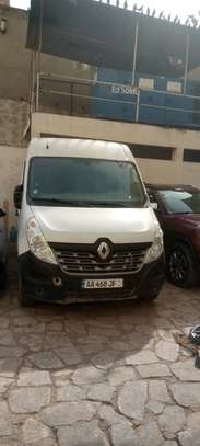 Renault Master utilitaire blanc robuste et spacieux image 1