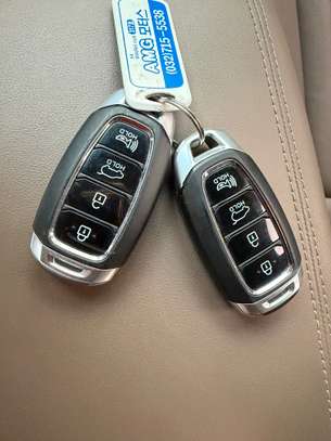 Hyundai Santefe image 11