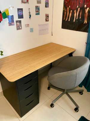 Bureau et Fauteuil image 2