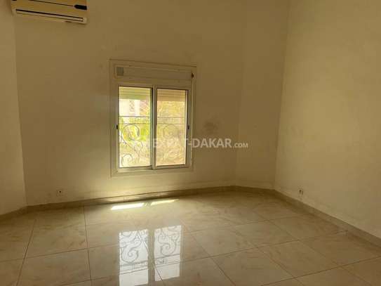 Grande maison avec piscine à louer aux Almadies image 8