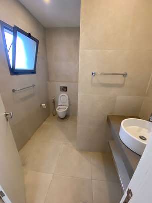 Appartement f4 à louer au point e image 13