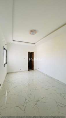 Appartement F3 à louer aux Mamelles cité Mackiou Faye image 3