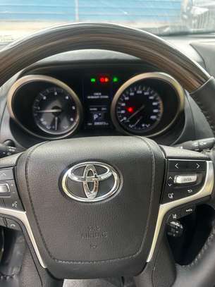 Toyota Prado VX image 2