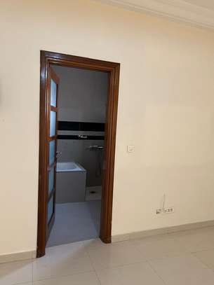 Appartement de 04 chambres + salon à Mermoz image 13