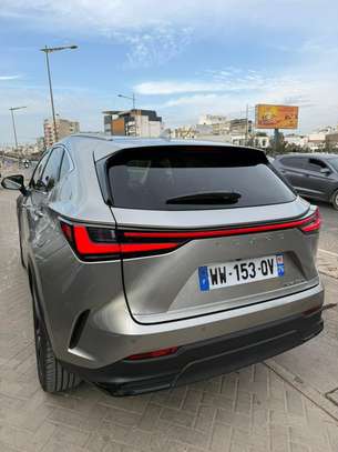 Lexus NX 300h hybride 2022 gris métallisé image 1