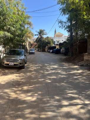 Terrain 1100m2 Tf angle sis almadies image 1