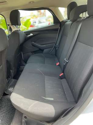 Ford Focus image 7