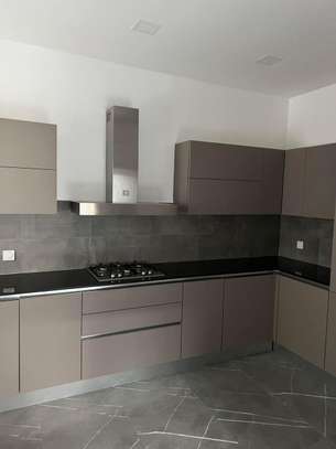 APPARTEMENT A LOUER AU POINT E image 3
