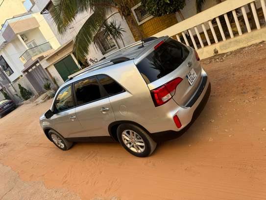 kia sorento image 9