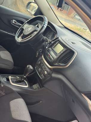 Jeep cherokee 2015 image 5