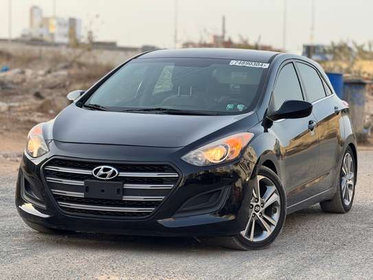 Hyundai Elantra gt image 5