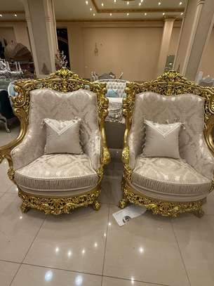 SALON ROYAL Beige 10 Places image 3