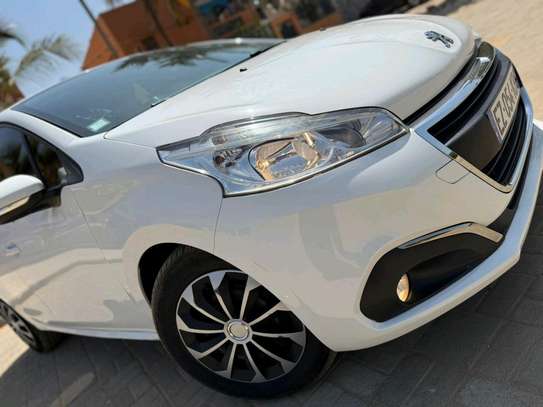 Peugeot 208 2017 image 2
