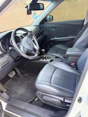 Ssangyong tivoli  *2017* image 8