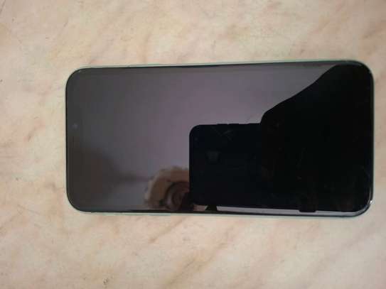 IPhone 11 64GB image 2