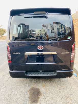 Toyota hiace 2017 image 7