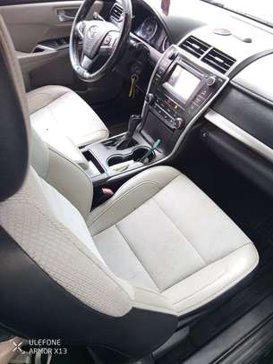 TOYOTA CAMRY SE image 4
