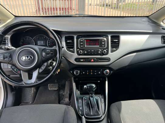 Kia rondo image 6