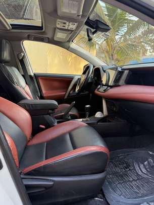 Toyota Rav4 Limited image 4