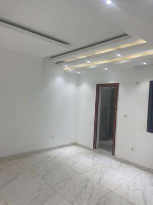 APPARTEMENT AUX MAMELLES image 8