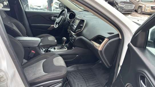 Vends jeep Cherokee 2018 image 2
