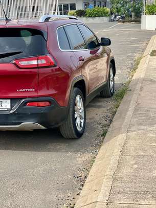 Jeep Cherokee Limited Sport image 3