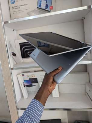 Dell Precision 7640 Intel ultra 7 )16g de ram ) 512 image 2