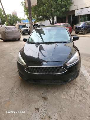 Ford focus sedan image 2