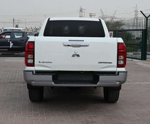 Mitsubishi L 200 double cabinet 2026 image 2