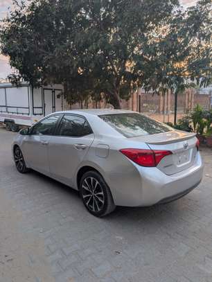 Toyota Corrola image 2