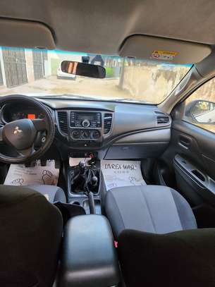 Mitsubishi L200 2021 image 3