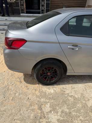 Peugeot 301 essence à vendre à un bon prix. image 6