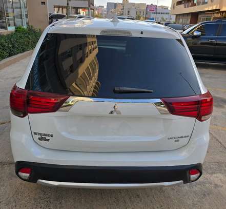 Mitsubishi Outlander 2018 image 15