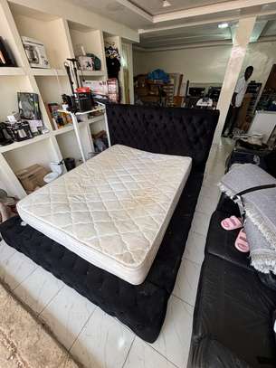LIT AVEC MATELAS image 3