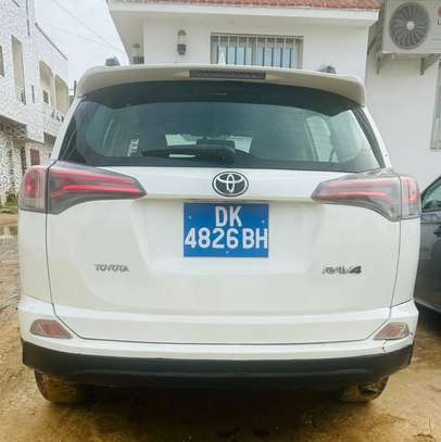Toyota Rav4 image 5