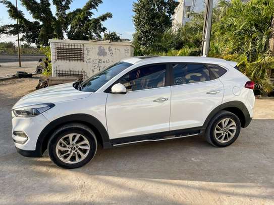 Hyundai Tucson Année: 2016  Automatique essence Toit ouvrant image 11