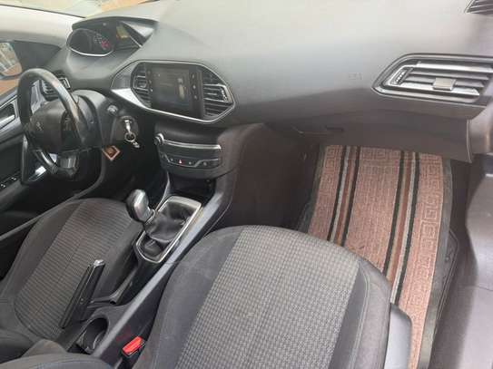 Peugeot 308 2018 image 7