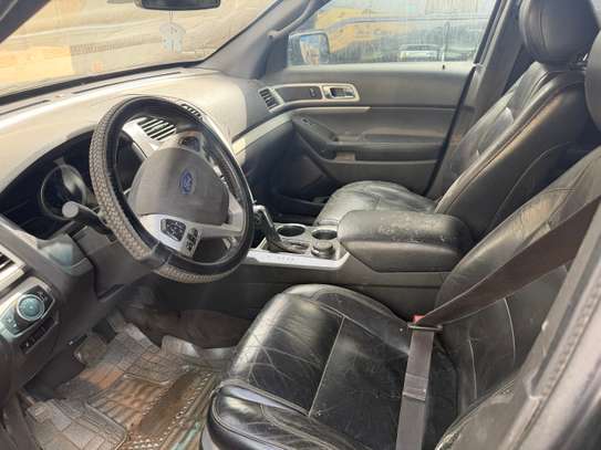 Ford Explorer image 3
